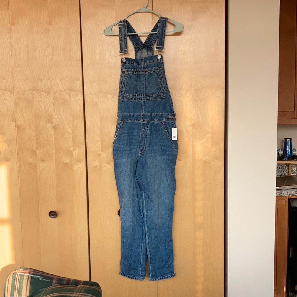 NWT Gap Women’s Relaxed Fit Overalls Size S